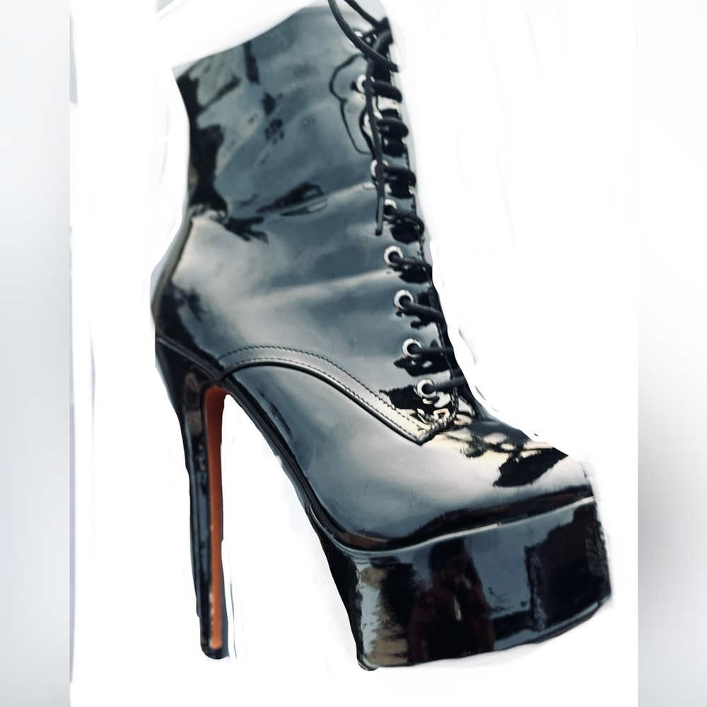 High heeled booties